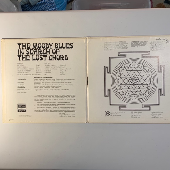 The Moody Blues - In Search of the Lost Chord vinyl record - Picture 3 of 7